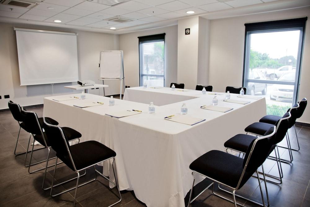 City Express By Marriott Tuxpan Tuxpan  Exterior photo