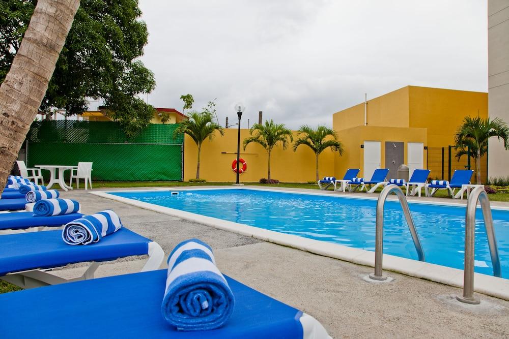 City Express By Marriott Tuxpan Tuxpan  Exterior photo