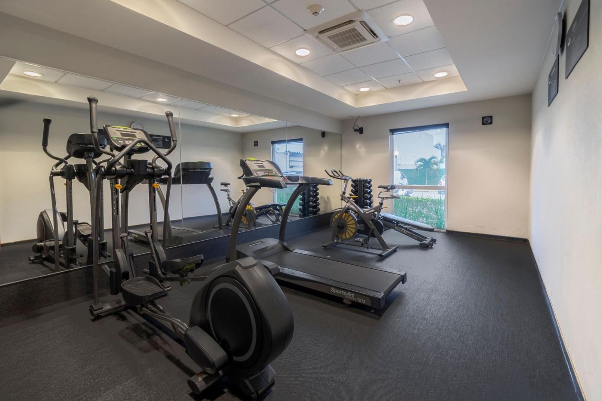 City Express By Marriott Tuxpan Tuxpan  Exterior photo